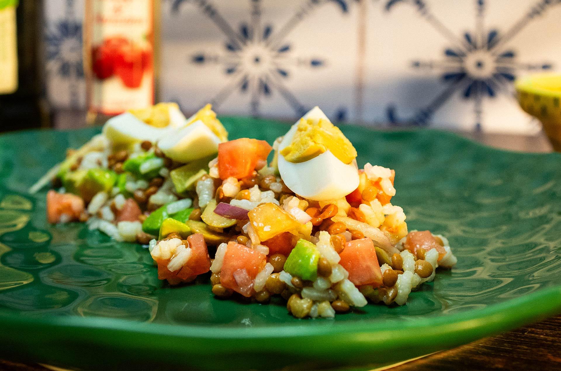 Ensalada de arroz y lentejas