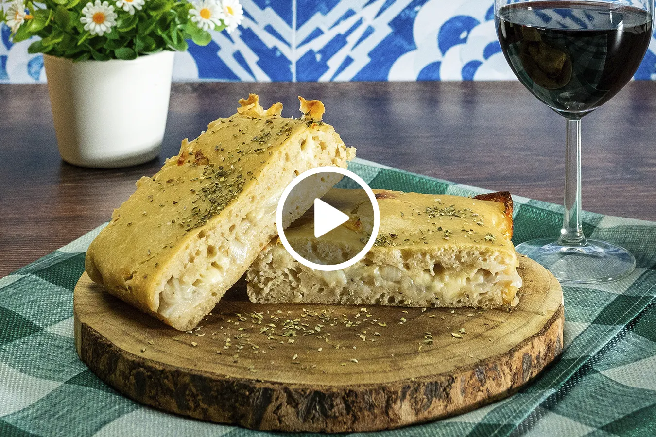 como hacer focaccia rellena de queso y cebolla